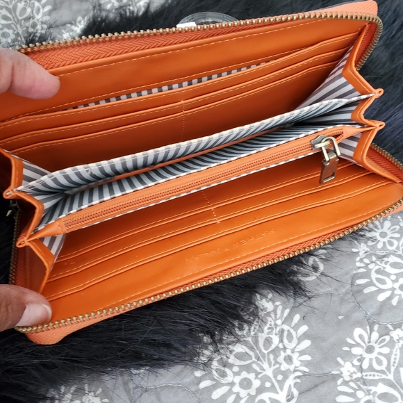 Wallet - Picture 4 of 5